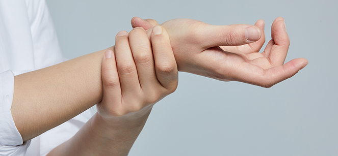 손목 과사용으로 신경 눌림