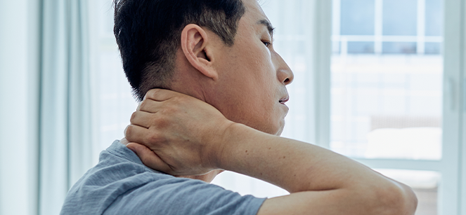 디스크 돌출, 뼈 돌기, 인대 비후로 인한 신경 통로 좁아짐