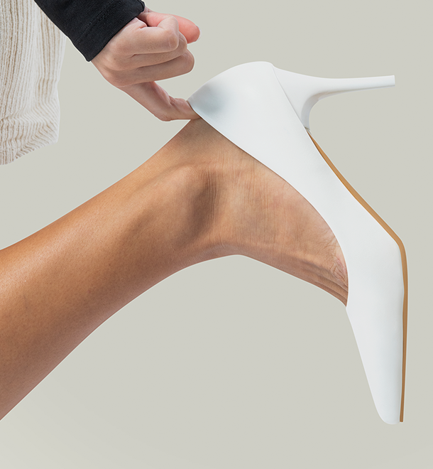 하이힐 및 꽉 끼는 신발 착용은 가급적 자제해 주세요.